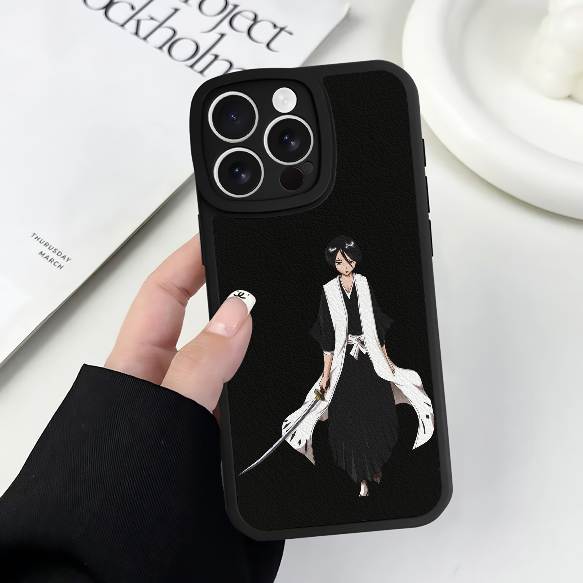 （画像用） ブリーチ 朽木ルキア BLEACH Kuchiki Rukia 【iPhone 16シリーズ対応】シリコンスマホケース（レザー調） 材質：シリコン